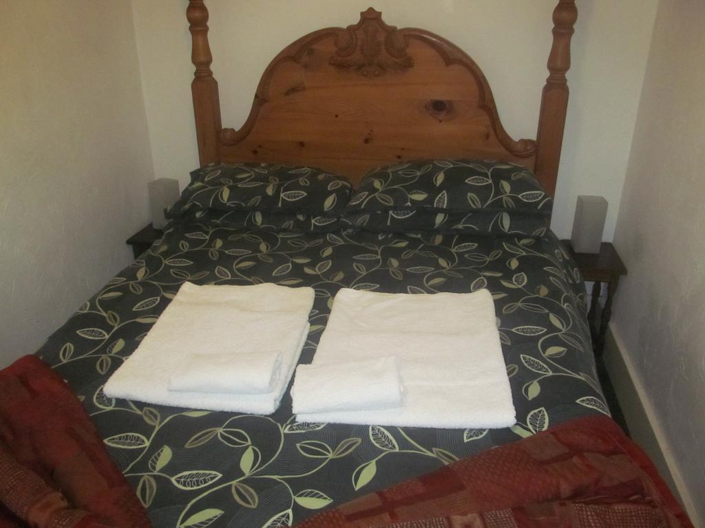 Upton Cross B&B Bude Room photo